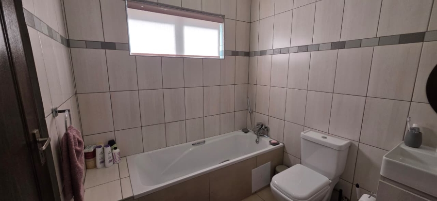 2 Bedroom Property for Sale in Leloko Lifestyle Estate North West
